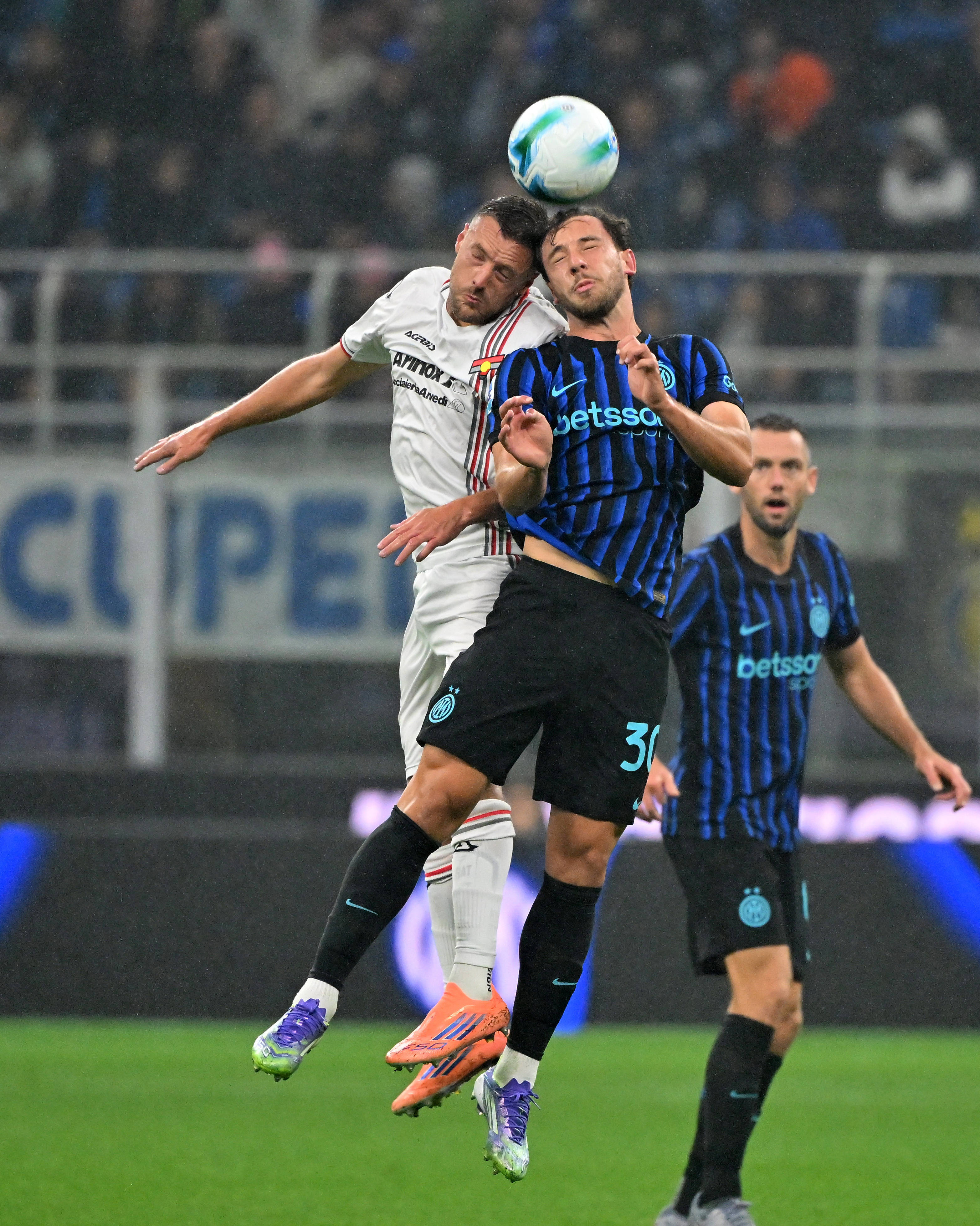 亿德体育官方在线登入包含这也行？风云突变葡萄牙体育国际比赛日远射贴柱葡萄牙体育造点机会备战德甲，AC米兰强势反弹备战NBA常规赛的词条